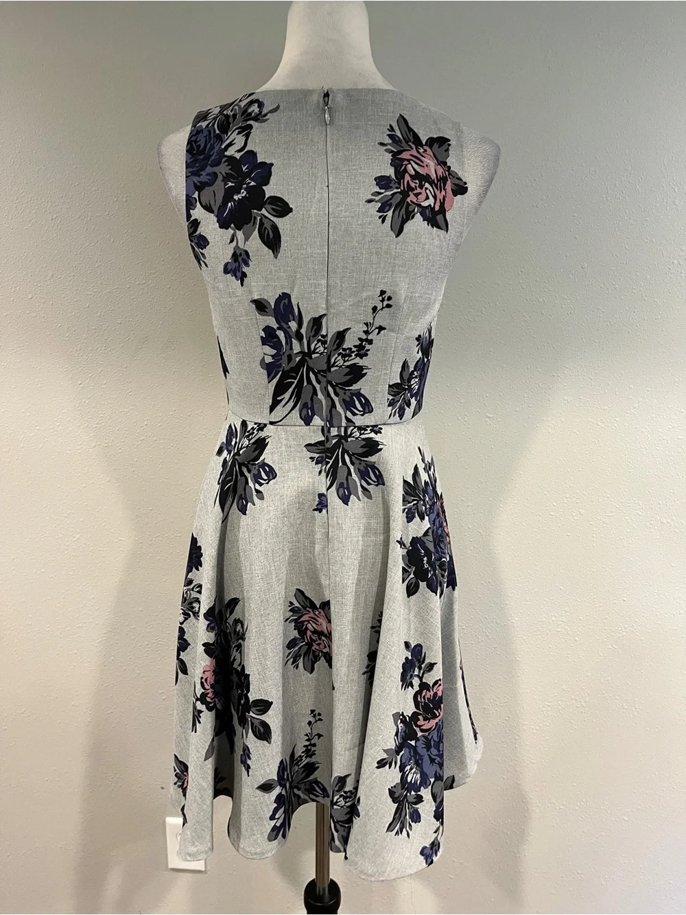 Elle Sleeveless Floral Fit-and-Flare mini Dress‎ size 2